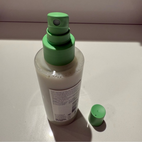 Briogeo Superfoods Avocado + Kiwi Moisture Leave-In Conditioner - Picture 3 of 3